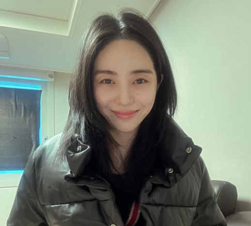 권민아, 새벽 SNS 소동에 팬들 깜짝…신기해서 올린 것