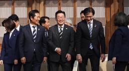 [종합] 이재명, 주한 대사 8명 신임장 받아…적극적 가교 역할 해달라