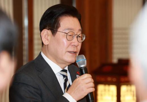 아소 다로 전 일본총리 한국 핵추진 잠수함은 안보의 새 본보기