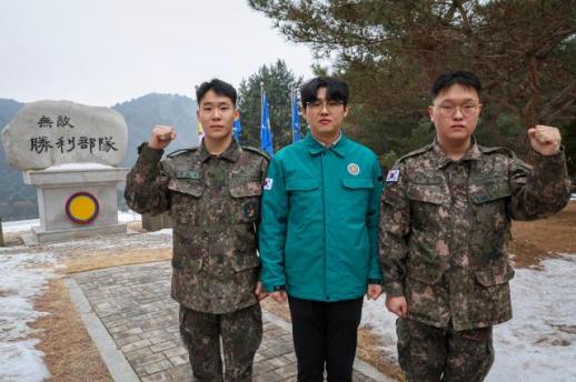 육군 15사단 장병들, 민간 건물 화재 초기진압…대형 피해 막아