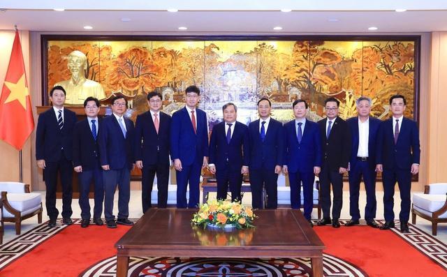 하노이시는 서울시의 선진 고도 기술을 활용한 스마트 도시 관리 및 지속 가능한 운영 노하우를 공유받는 데 큰 가치를 두고 있으며 양 도시 간의 활발한 경험 교류를 추진하고 있다 사진베트남 정부 공식 포털VGP