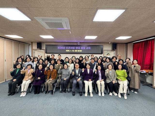  신안군은 16일 보건지소 및 보건진료소를 대상으로 보건소 주요 사업 안내를 실시했다고 밝혔다사진신안군