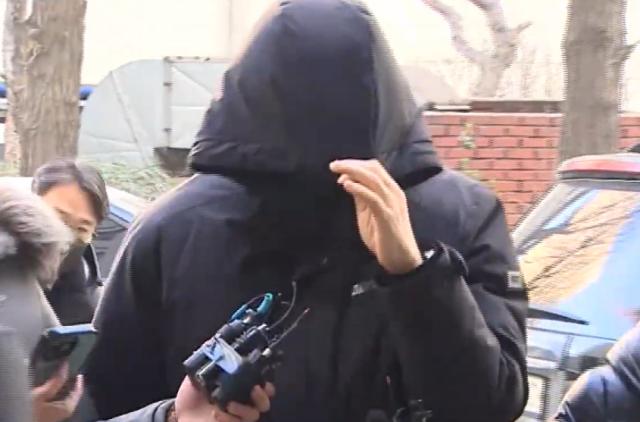 강선우 의원 전직 보좌관 경찰 출석
    서울연합뉴스 무소속 강선우 의원의 전직 보좌관 남씨가 경찰 조사를 위해 17일 서울 마포구 서울경찰청 광역수사단으로 향하고 있다 2026117 연합뉴스TV 제공 재판매 및 DB 금지
    ksm7976ynacokr2026-01-17 105551
저작권자 ⓒ ㈜연합뉴스 무단 전재 재배포 금지 AI 학습 및 활용 금지저작권자 ⓒ ㈜연합뉴스 무단 전재 재배포 금지 AI 학습 및 활용 금지