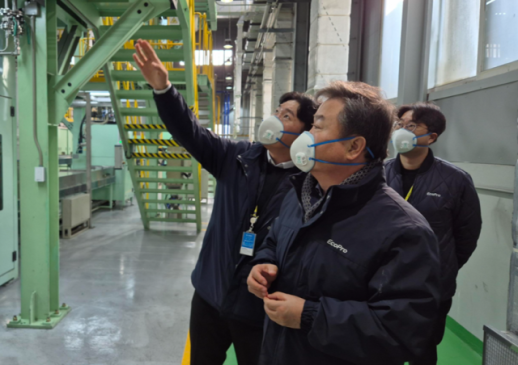 이동채 에크프로 창업주, 새해 첫 행보로 미래 소재 개발 현장 점검