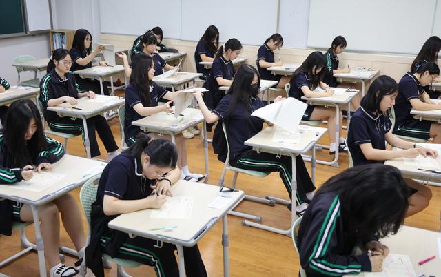 韩国企业合同制专业报考人数同比增40% 医学专业遇冷