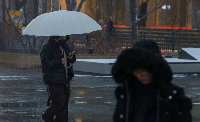 [내일날씨] 전국 대체로 흐림…중부·전북 비·눈, 20일부터 강추위