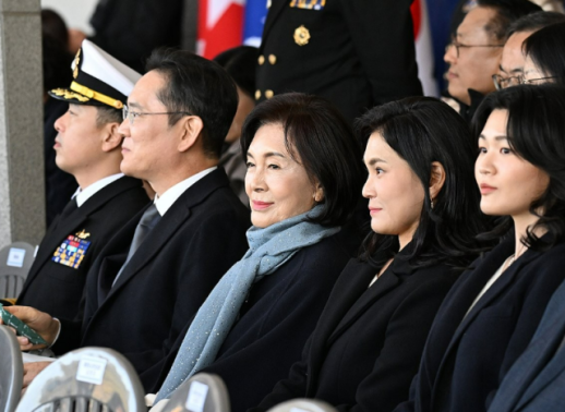 홍라희, 삼성전자 주식 1500만주 처분…상속세 재원 마련