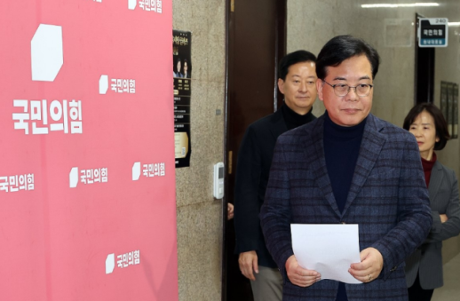 이 대통령, 재편된 여당 지도부 청와대 초청 만찬