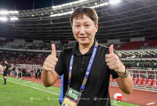 Huấn luyện viên Kim Sang-sik ẢnhVFC