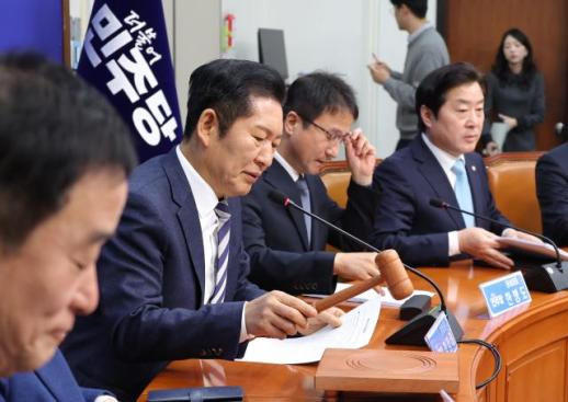 與 1인 1표제 공개 충돌…해당 행위 주장 입틀막 vs 당헌상 당연한 원리