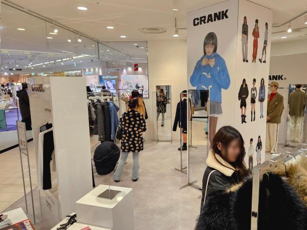 도쿄 신주쿠에 연 무신사 팝업 북적북적…K-브랜드 입으러 왔어요