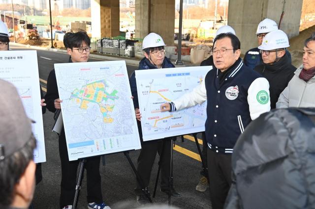 이현재 하남시장왼쪽 6번째이 지난 2025년 9월 미사3동에서 열린 연세하남병원 신축공사 착공식에 참석해 관계자들과 함께 시삽을 하고 있다 사진하남시