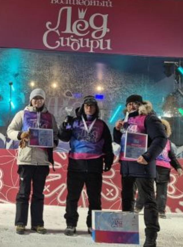 홍순태 조형작가팀이 러시아 시베리아 크라스노야르스크에서 개최된 국제 눈·얼음 조각 대회 ‘매직 아이스 오브 시베리아Magic Ice of Siberia’에서 당당히 3위를 차지하며 대한민국 대표팀 최초 참가라는 값진 성과를 거둤다 사진이동원 기자