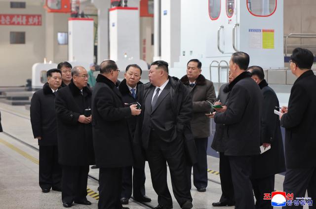 金正恩视察现场罢免内阁副总理