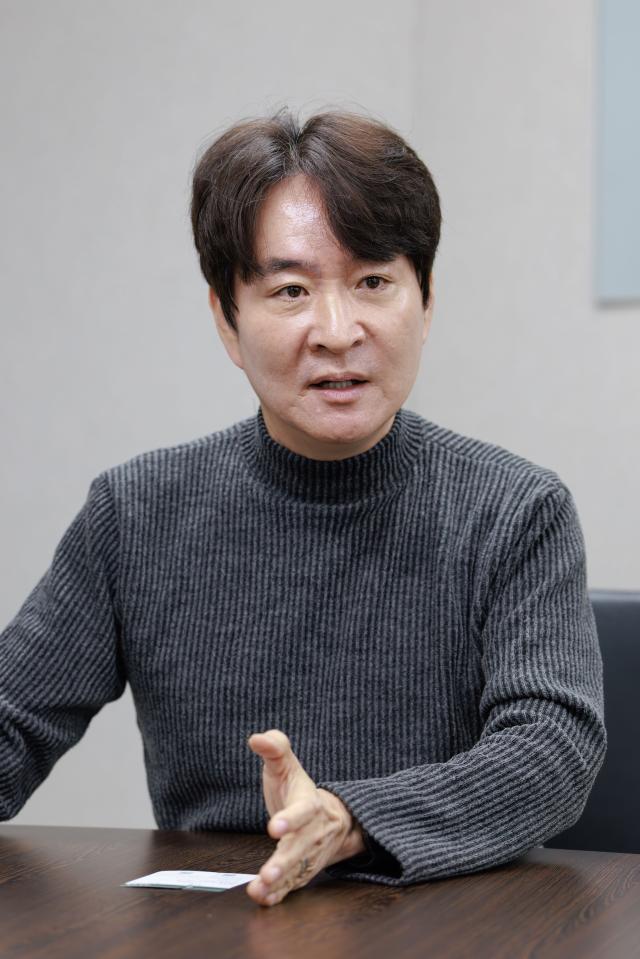 캡션에 주요 멘트 한 줄 부탁드립니다 서원석 한국관광학회장 겸 경희대 호텔관광대학장 인터뷰사진유대길 기자 dbeorlf123ajunewscom