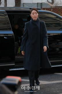 [포토] 경찰, 공천헌금 1억원 수수 혐의 강선우 의원 소환