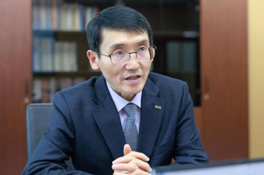 [아주초대석] 김희수 대한건설정책연구원장 "올해 건설 침체 탈출 골든타임...지방 활성화가 관건"