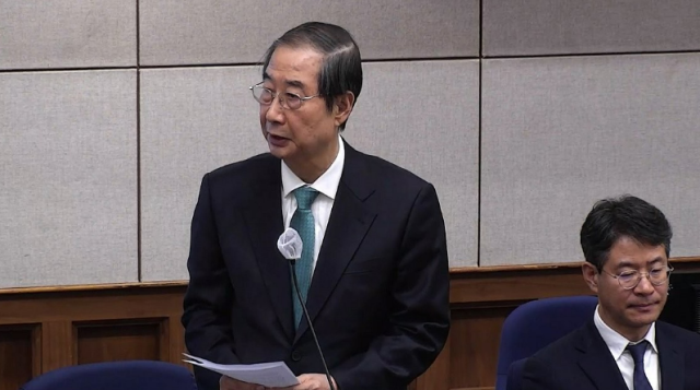 한덕수 전 국무총리가 지난해 11월 26일 서울 서초구 서울중앙지법에서 열린 내란 우두머리 방조 내란 중요임무 종사 및 위증 등 혐의 결심공판에서 최후진술을 하고 있다 사진서울중앙지법