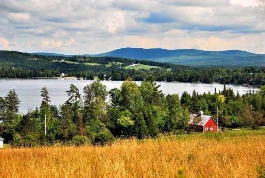 트럼프발 관세 전쟁에 캐나다인 관광객 발길 끊긴 美 국경마을