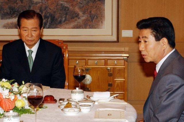 【亚洲人之声】青瓦台"五味" 观韩国历代总统政道