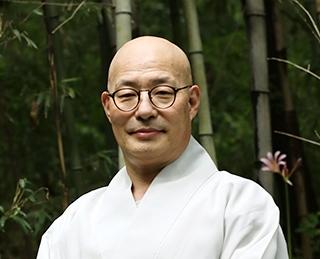 [아브라함 인사이트] ① 신앙의 얼굴을 한 위험, 사회는 왜 늘 뒤늦게 놀라는가