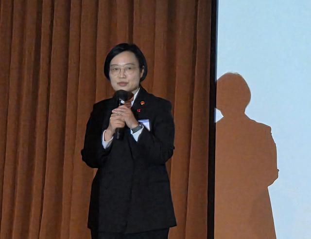 한성숙 중소벤처기업부 장관은 21일 사도전과나눔이 서울 역삼동 GS타워에서 개최한 기업가정신포럼에 참여해 참석자들의 질문에 답하고 있다 사진정연우 기자