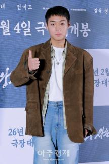 [포토] 포즈 취하는 박지훈 (왕과 사는 남자 언론시사회)