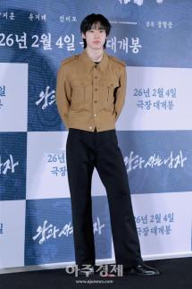 [포토] 포즈 취하는 김민 (왕과 사는 남자 언론시사회)