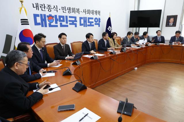 한병도 원내대표가 22일 서울 여의도 국회에서 열린 정책조정회의에서 발언하고 있다 사진연합뉴스