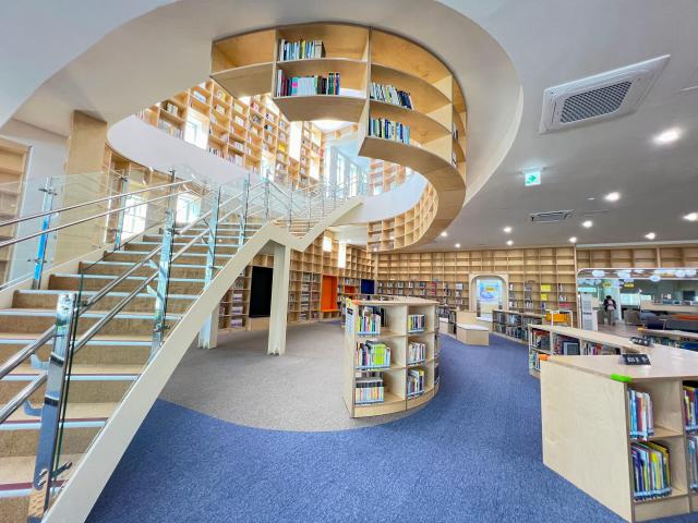 꿈빛마루도서관 내부 사진동해시