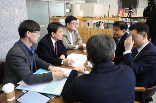 김진태 지사, 13조원 투자한 동해선 강원 구간만 거북이 운행해서는 안 돼