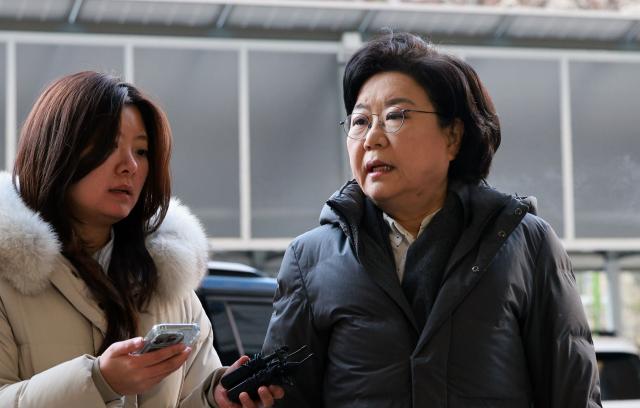 이혜훈 기획예산처 장관 후보자가 22일 서울 중구 예금보험공사에 마련된 인사청문회 준비 사무실로 출근하며 발언하고 있다사진연합뉴스