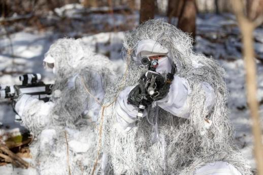 ROK army special forces conduct winter survival training