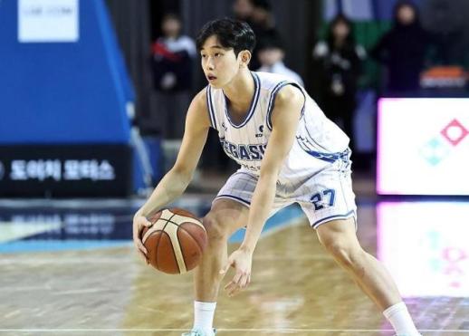 [주목! 이 선수] KBL에 나타난 작은 거인…코리안 어빙 양우혁이 보여준 고졸 신인의 패기