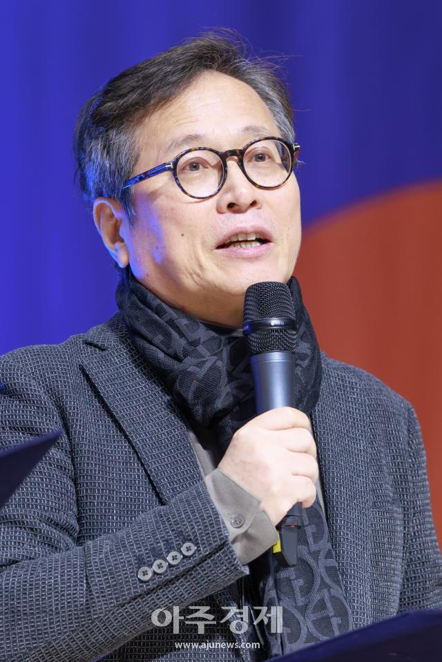 [포토] ​​​​​​​황교익 칼럼니스트, 독서국가 선언문 낭독