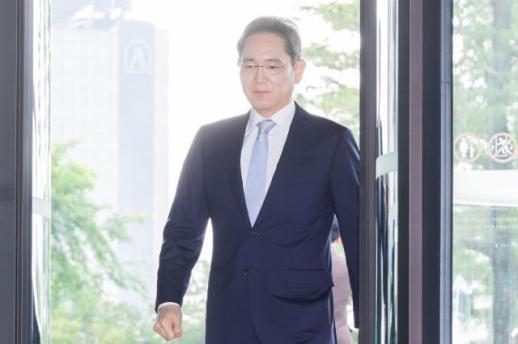 이재용 숫자 나아졌다고 자만할 때 아냐… 샌드위치 위기론 언급