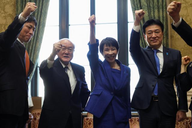 다카이치 사나에 일본 총리와 자민당 간부들 사진로이터·연합뉴스