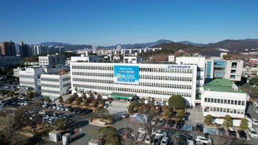 속도보다 본질...경남 교원 56%, AI 교육 도입에 신중론 우세