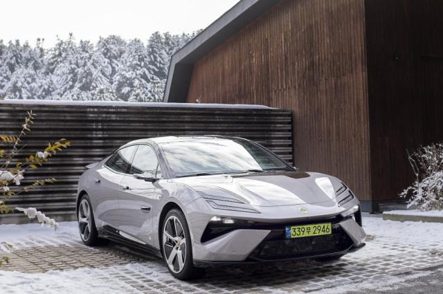 로터스 에메야 사진로터스