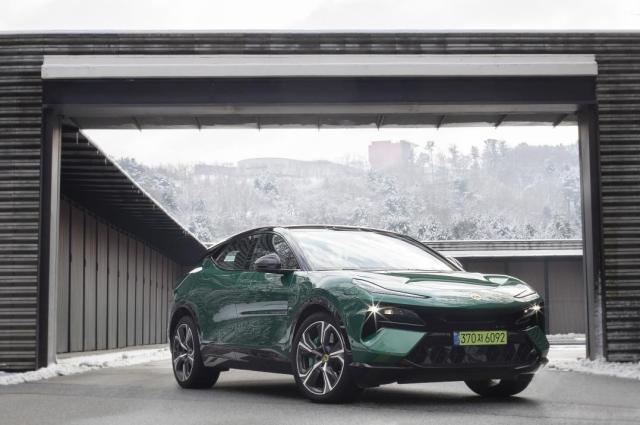 로터스 엘레트라 사진로터스