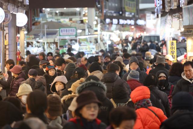 Gyeongdong Market in Seoul is crowded with people Jan 26 2026 AJP Han Jun-gu