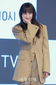 [포토] 포즈 취하는 이나영