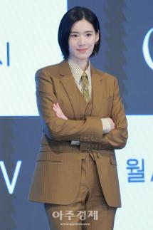 [포토] 포즈 취하는 정은채