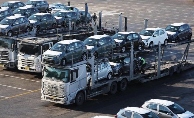 Export vehicles are parked at Pyeongtaek Port in Gyeonggi Province on Jan 27 2026 Yonhap 