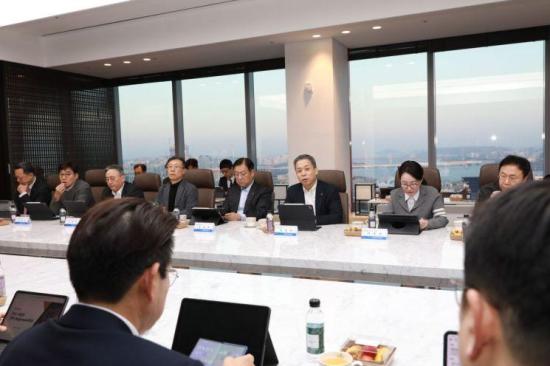 NH투자증권은 이달 27일부터 28일까지 이틀간 여의도 본사에서 전사적 경영 역량을 결집하기 위한 ‘전사 사업부 전략 회의’를 개최했다 사진NH투자증권