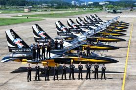 South Korea’s Black Eagles Get First-Ever Refueling Support at Japan Air Base