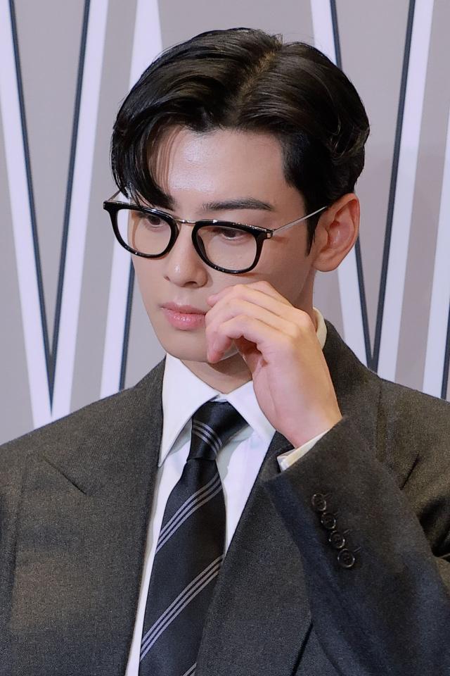 그룹 아스트로 멤버 겸 배우 차은우가 지난 2024년 10월 14일 서울 종로구 포시즌스호텔에서 열린 더블유 코리아 제19회 유방암 인식 향상 캠페인 자선 행사 포토콜 행사에 참석해 포즈를 취하고 있다 20241014사진유대길 기자 dbeorlf123ajunewscom