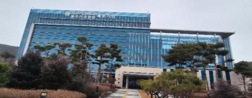 무안 군정 정점 겨눈 수사, 측근·고위공무원 실형으로 귀결