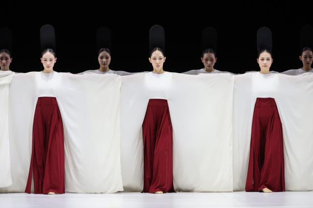 The Seoul Metropolitan Dance Theater performs One Dance at Sejong Center for the Performing Arts in Seoul Aug 21 2025 AJP Han jun-gu
