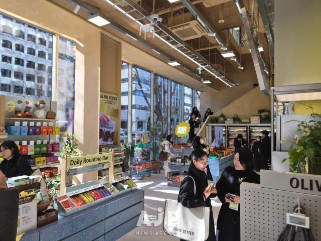 Olive Better’s first flagship store in Gwanghwamun AJP Candice Kim